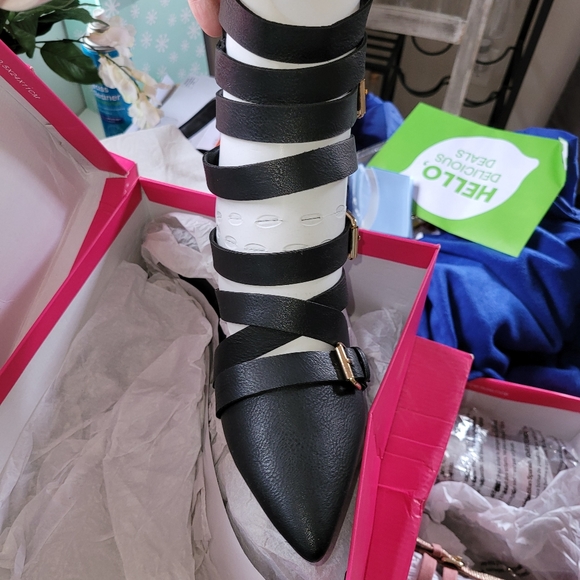 Black heels - Picture 2 of 3